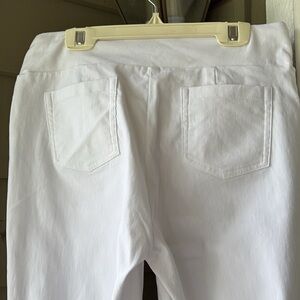 J. McLaughlin White Pull on pants Sz 4 EUC.
Comfy and elegant.